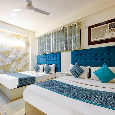 Hotel Skywood At Airport Új-Delhi Kültér fotó