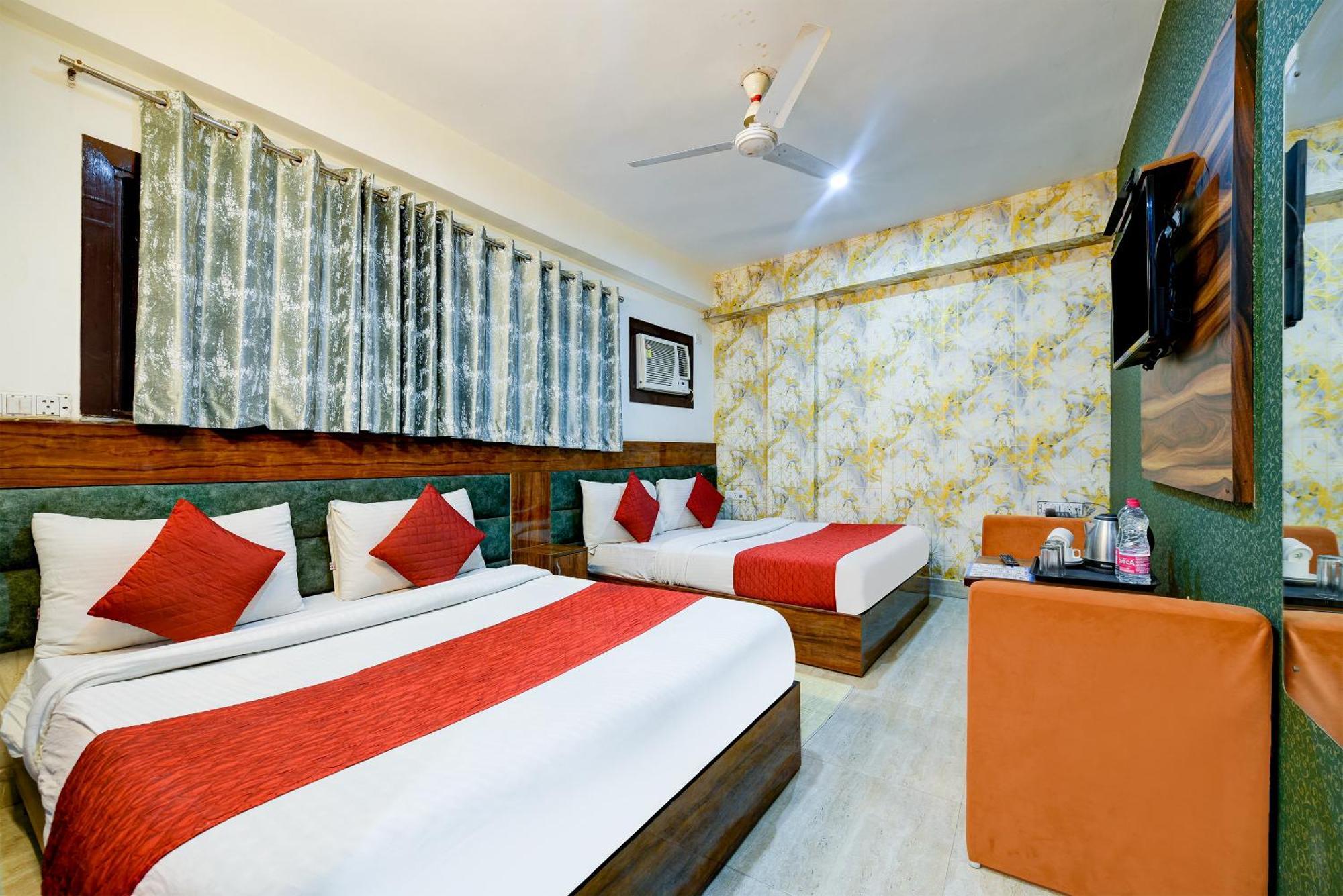Hotel Skywood At Airport Új-Delhi Kültér fotó