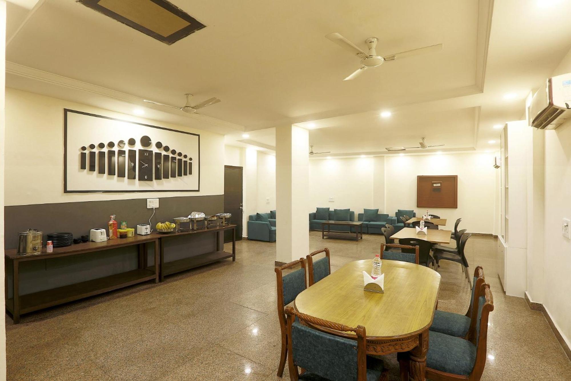Hotel Skywood At Airport Új-Delhi Kültér fotó