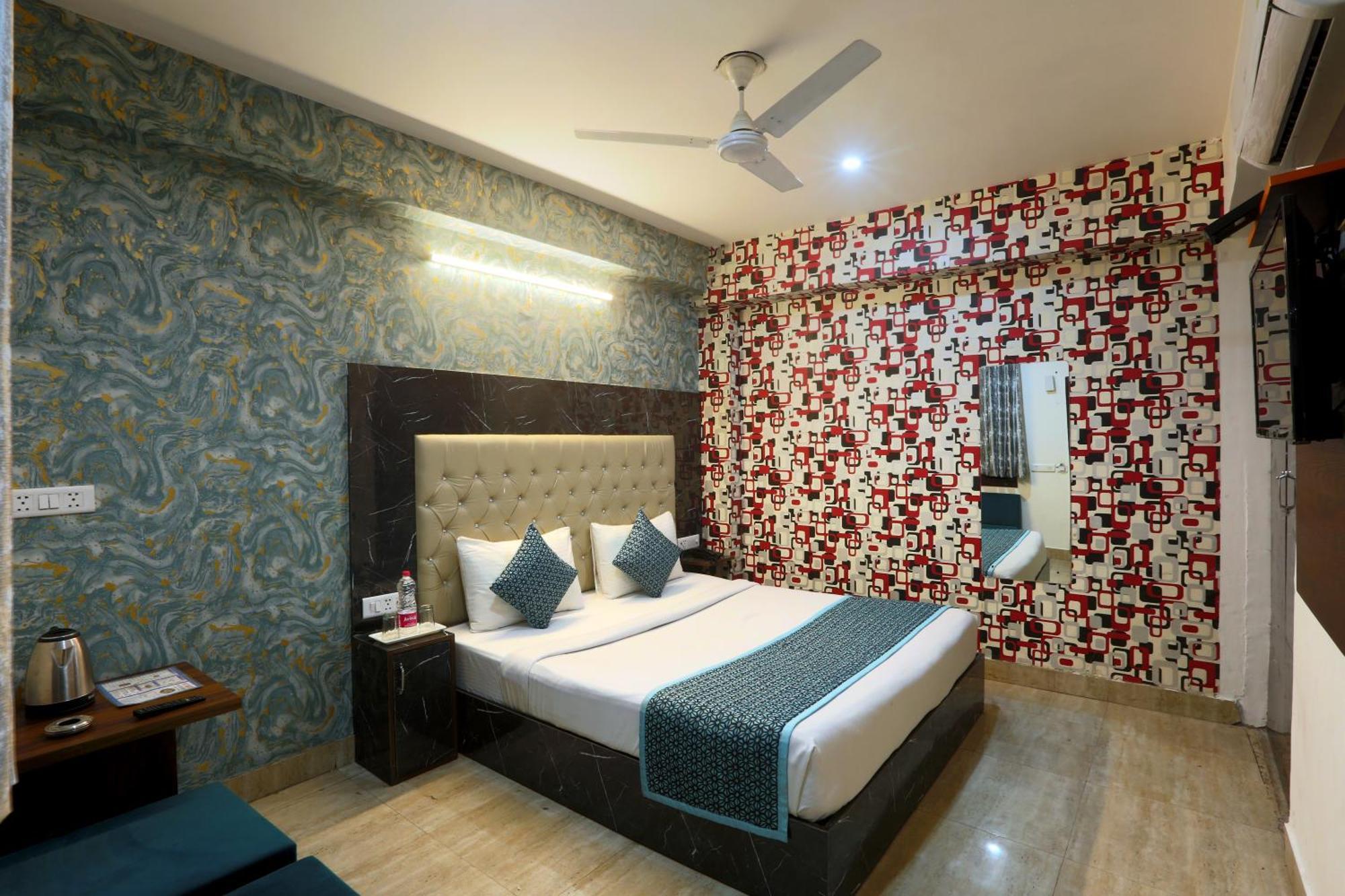 Hotel Skywood At Airport Új-Delhi Kültér fotó