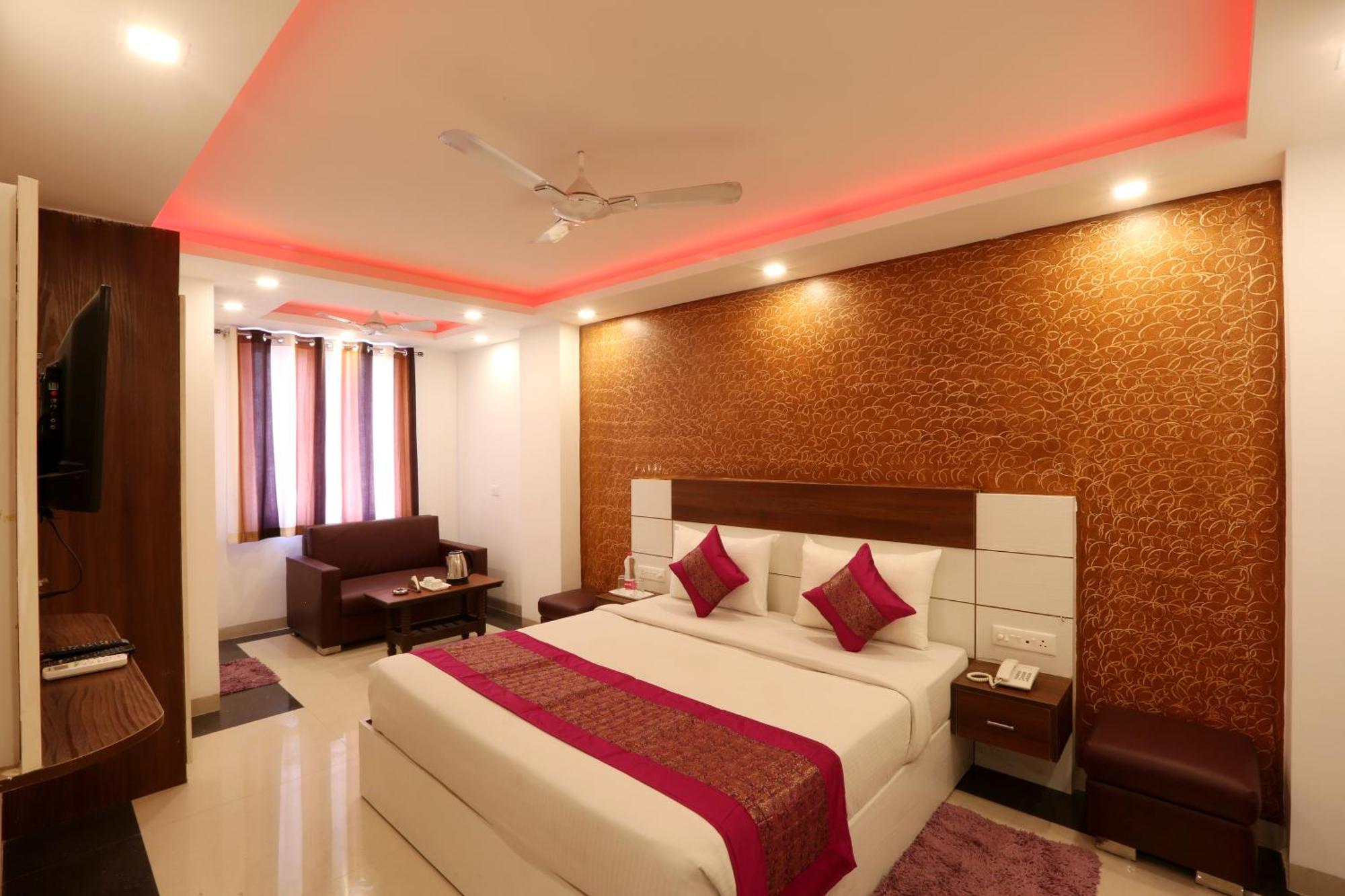 Hotel Skywood At Airport Új-Delhi Kültér fotó