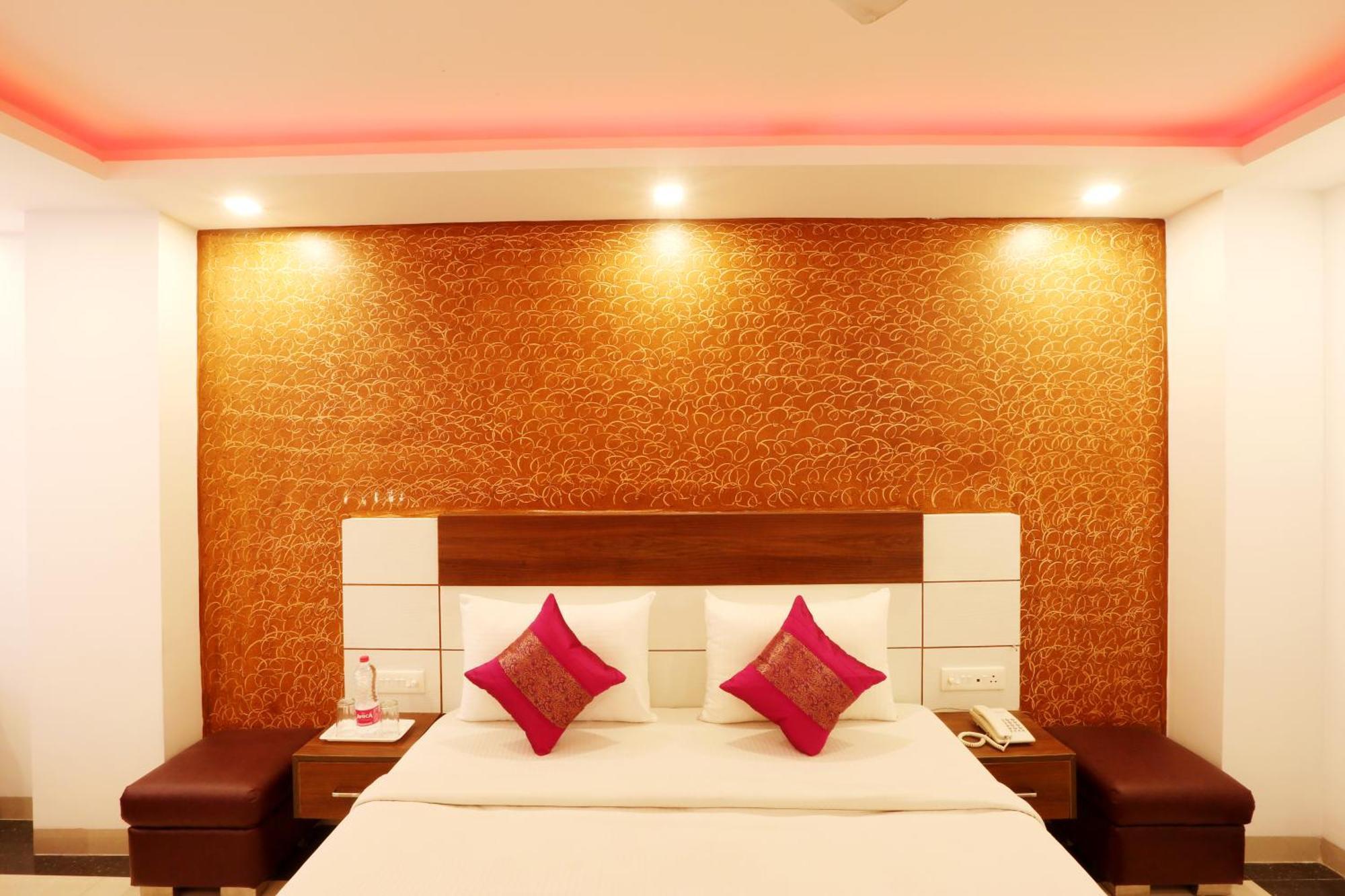 Hotel Skywood At Airport Új-Delhi Kültér fotó